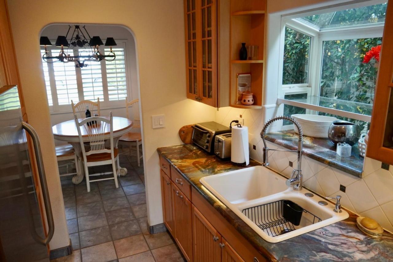 Cozy Family Hideaway, Sleeps 8, 4 Tv'S Yard, Shops Villa Simi Valley Exterior photo